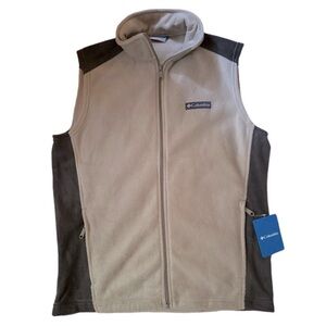 Men’s NWT Columbia Vest in color “tusk/buffallo”